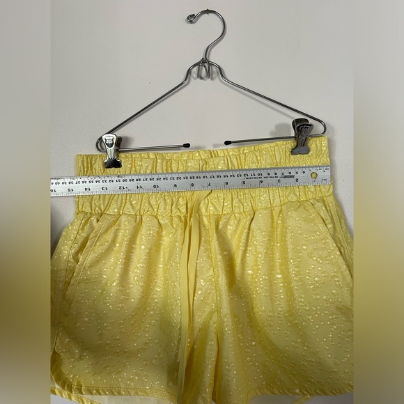 BNWOT Zyia Yellow Fizz Bomber Shorts Size M - Picture 3 of 8